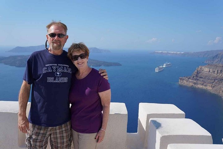 Tour privado personalizado pelos destaques de Santorini, incluindo Oia, cúpulas azuis e praias, foto 27 | wizardtrip