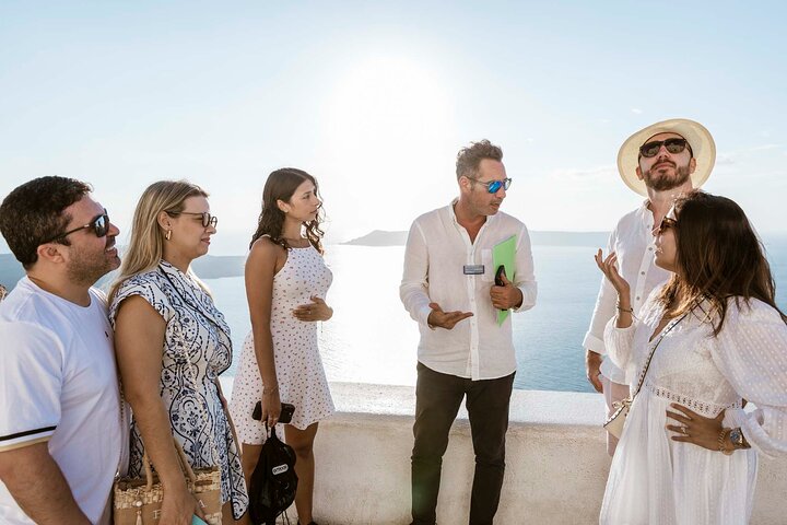 Tour privado personalizado pelos destaques de Santorini, incluindo Oia, cúpulas azuis e praias, foto 28 | wizardtrip