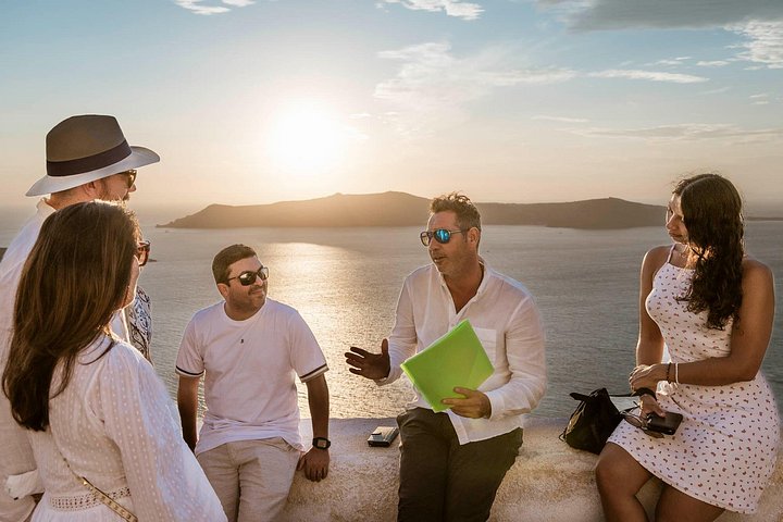 Tour privado personalizado pelos destaques de Santorini, incluindo Oia, cúpulas azuis e praias, foto 31 | wizardtrip