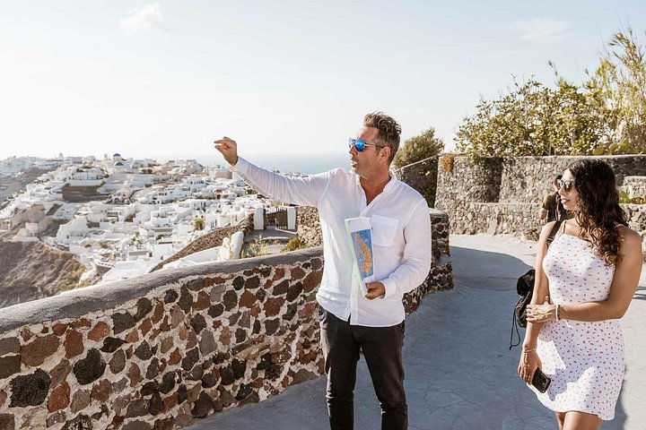 Tour privado personalizado pelos destaques de Santorini, incluindo Oia, cúpulas azuis e praias, foto 41 | wizardtrip