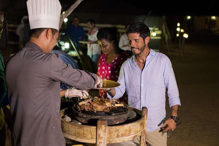 Experience a traditional Bedouin desert safari in Dubai with a vintage Land Rover, falconry, and dinner, photo 11 | wizardtrip