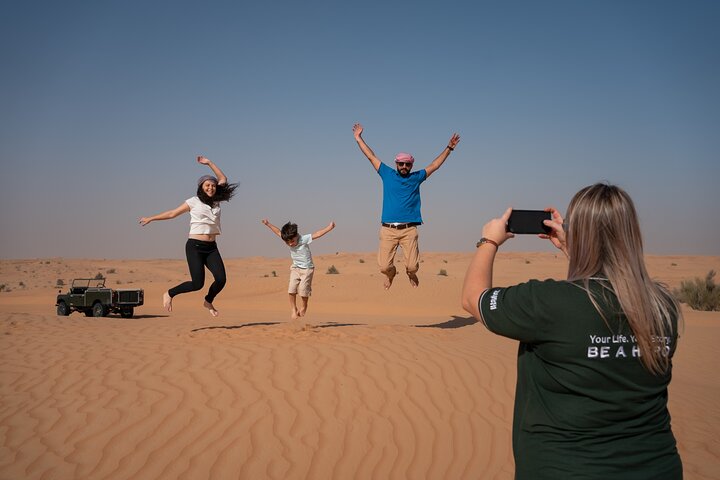 Experience a traditional Bedouin desert safari in Dubai with a vintage Land Rover, falconry, and dinner, photo 19 | wizardtrip
