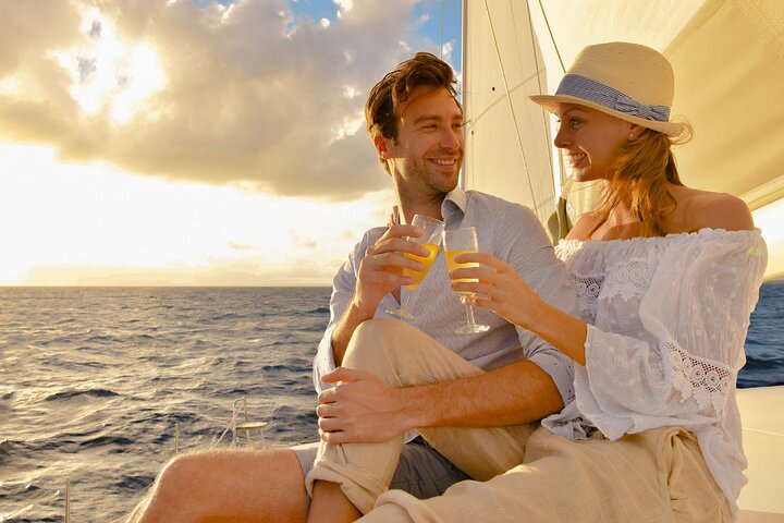Croisière au coucher du soleil de luxe dans la Riviera Maya avec dîner léger et bar ouvert | wizardtrip