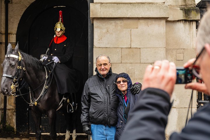 Une visite complète d'une journée des sites emblématiques de Londres, y compris la Tour de Londres, l'Abbaye de Westminster et une croisière sur la Tamise, photo 9 | wizardtrip
