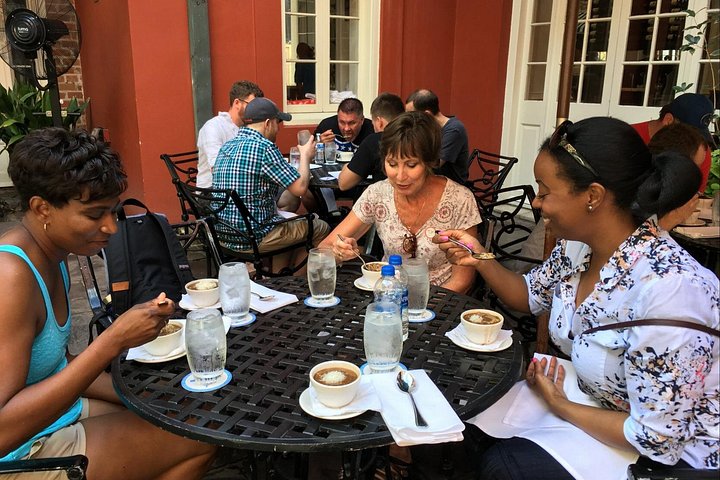 Un recorrido gastronómico a pie por el histórico Barrio Francés de Nueva Orleans, degustando especialidades locales, foto 17 | wizardtrip