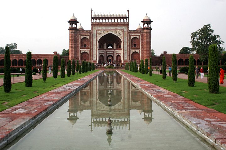 Excursión de un día desde Delhi al Taj Mahal, Agra, India, con icónica arquitectura mogol, foto 9 | wizardtrip