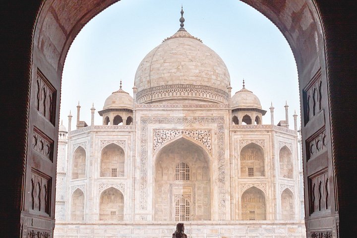 Excursión de un día desde Delhi al Taj Mahal, Agra, India, con icónica arquitectura mogol, foto 10 | wizardtrip