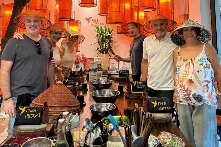 Una clase de cocina vietnamita práctica en Hanói, con tours por el mercado e inmersión cultural, foto 19 | wizardtrip
