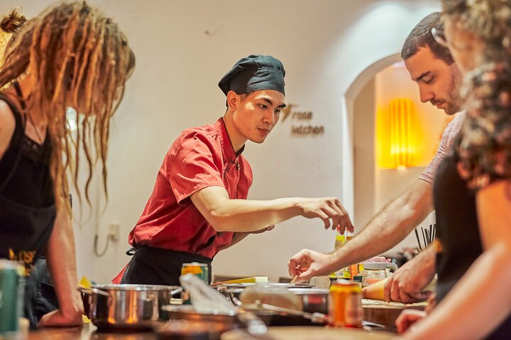 Una clase de cocina vietnamita práctica en Hanói, con tours por el mercado e inmersión cultural, foto 24 | wizardtrip