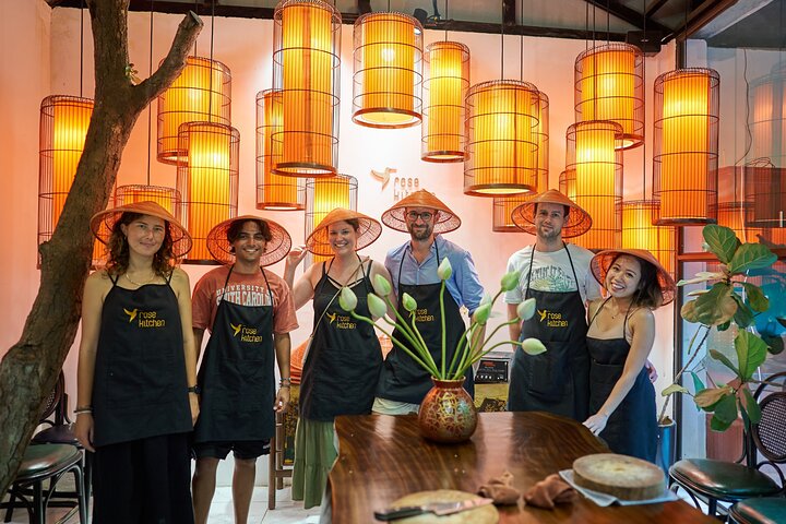 Una clase de cocina vietnamita práctica en Hanói, con tours por el mercado e inmersión cultural, foto 37 | wizardtrip