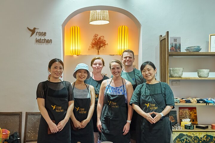 Una clase de cocina vietnamita práctica en Hanói, con tours por el mercado e inmersión cultural, foto 44 | wizardtrip