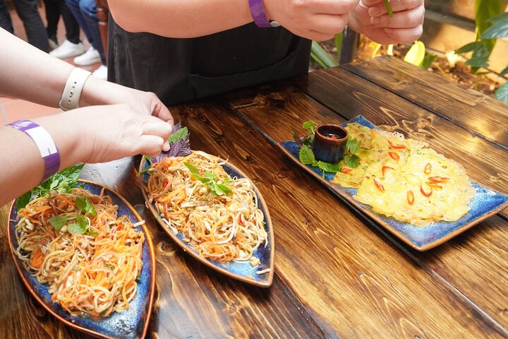 Hands-on Vietnamese cooking class and market tour in Hanoi, Vietnam, photo 7 | wizardtrip
