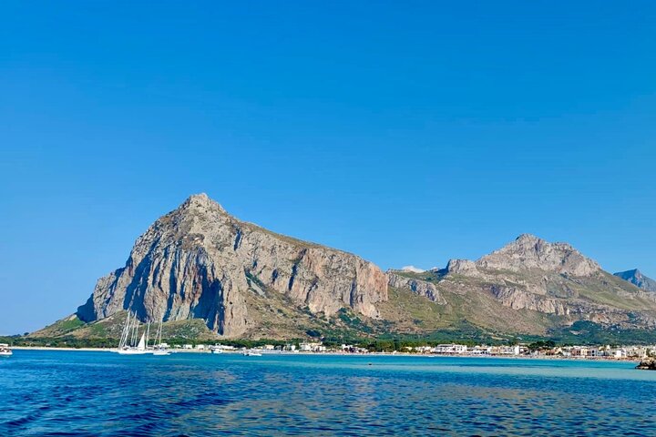 Tour in barca lungo la costa siciliana, visita a grotte, calette e spiagge come San Vito Lo Capo, foto 19 | wizardtrip