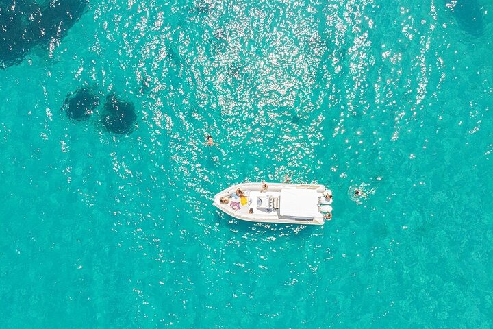 Tour in barca lungo la costa siciliana, visita a grotte, calette e spiagge come San Vito Lo Capo, foto 48 | wizardtrip