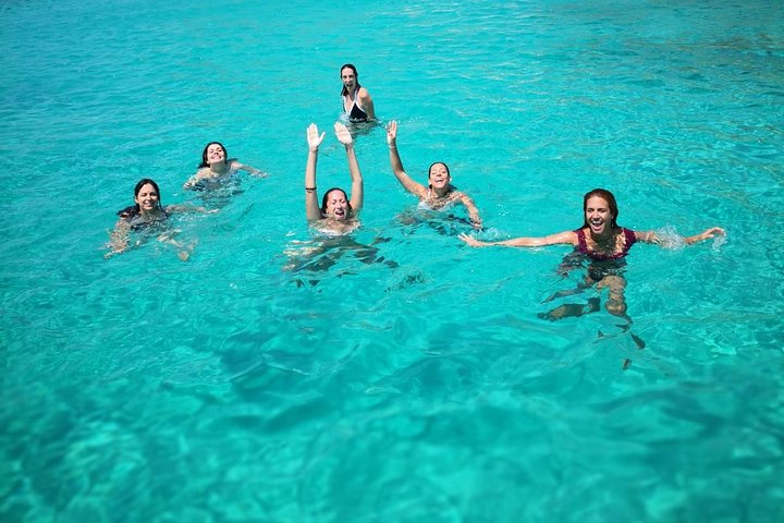 Excursión en barco por las Islas Egadas, Favignana y Levanzo, desde Trapani, Sicilia, foto 9 | wizardtrip