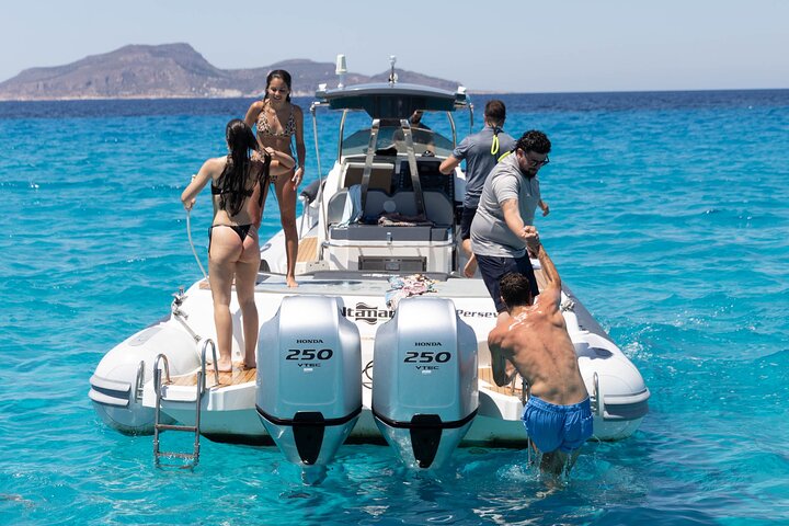 Excursión en barco por las Islas Egadas, Favignana y Levanzo, desde Trapani, Sicilia, foto 25 | wizardtrip