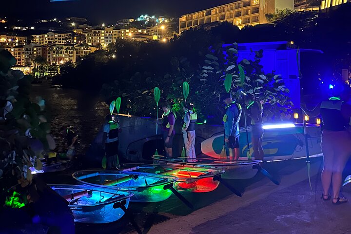 Aventure nocturne en kayak à St. Thomas avec des kayaks transparents et une vie marine lumineuse, photo 17 | wizardtrip