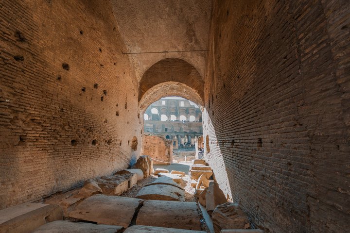 Verken de oude wonderen van Rome, waaronder het Colosseum, het Romeinse Forum en de Palatijnse Heuvel, tijdens een meeslepende rondleiding, foto 18 | wizardtrip
