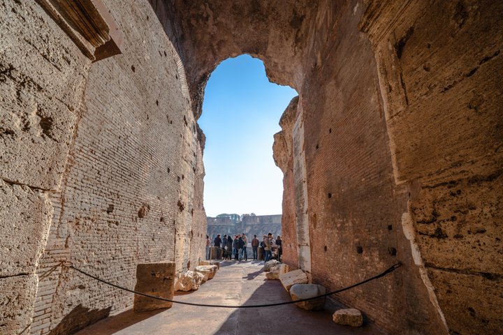 Verken de oude wonderen van Rome, waaronder het Colosseum, het Romeinse Forum en de Palatijnse Heuvel, tijdens een meeslepende rondleiding, foto 30 | wizardtrip