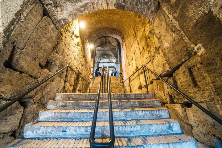 Verken de oude wonderen van Rome, waaronder het Colosseum, het Romeinse Forum en de Palatijnse Heuvel, tijdens een meeslepende rondleiding, foto 35 | wizardtrip