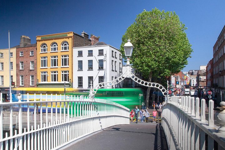 Hop-on hop-off-busstur som utforsker Dublins landemerker som Trinity College og Guinness Storehouse, foto 6 | wizardtrip
