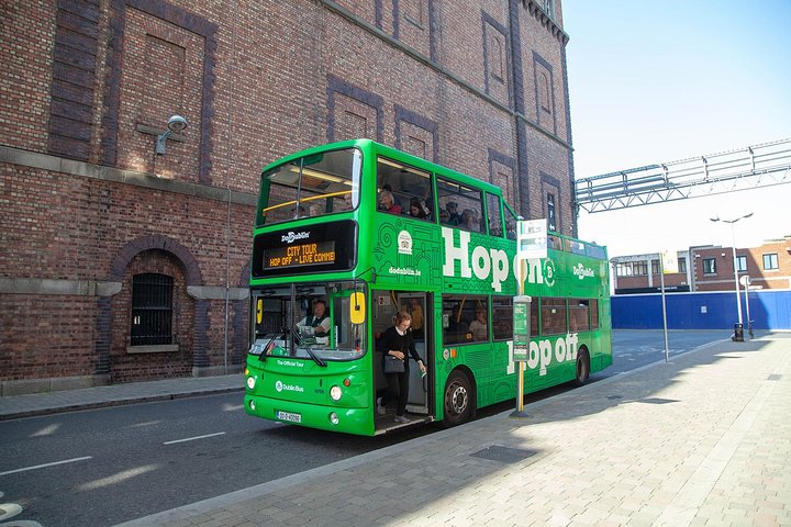 Hop-on hop-off-busstur som utforsker Dublins landemerker som Trinity College og Guinness Storehouse, foto 7 | wizardtrip