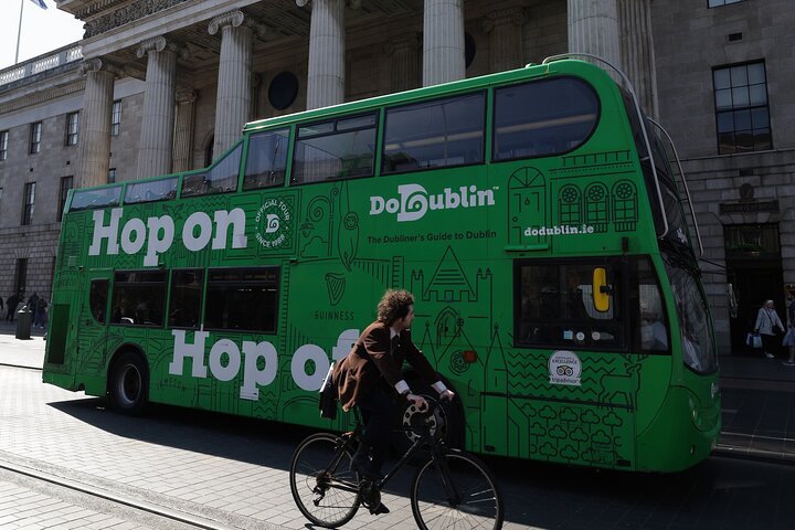 Hop-on hop-off-busstur som utforsker Dublins landemerker som Trinity College og Guinness Storehouse, foto 10 | wizardtrip