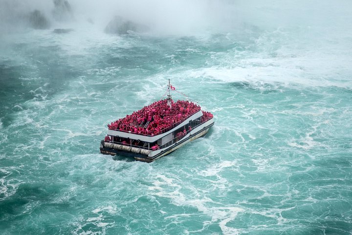 Excursão de 1 Dia às Cataratas do Niágara saindo de Nova Iorque com Passeio de Barco Maid of the Mist | wizardtrip