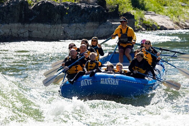 Whitewater Rafting in Jackson Hole: Family Standard Raft | wizardtrip