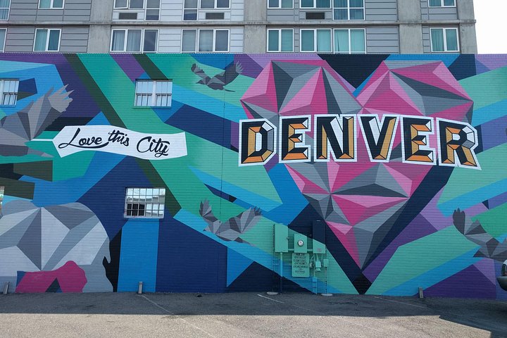 En guidad matresa genom Denvers RiNo Arts District, med väggmålningar och lokala rätter, foto 7 | wizardtrip
