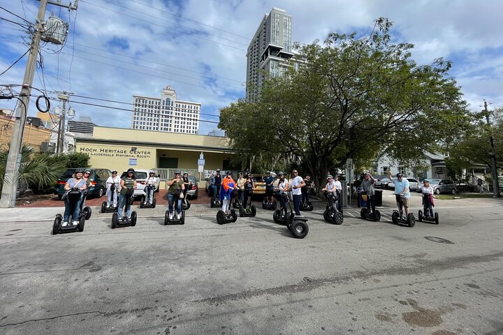 Deslízate por Fort Lauderdale en Segway, explorando monumentos frente al mar y casas de celebridades, foto 7 | wizardtrip