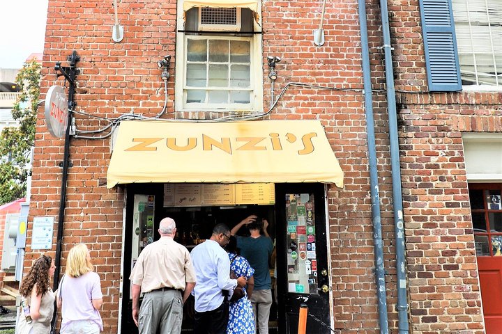 Un recorrido a pie culinario y cultural por las plazas históricas de Savannah, degustando comida local, foto 6 | wizardtrip