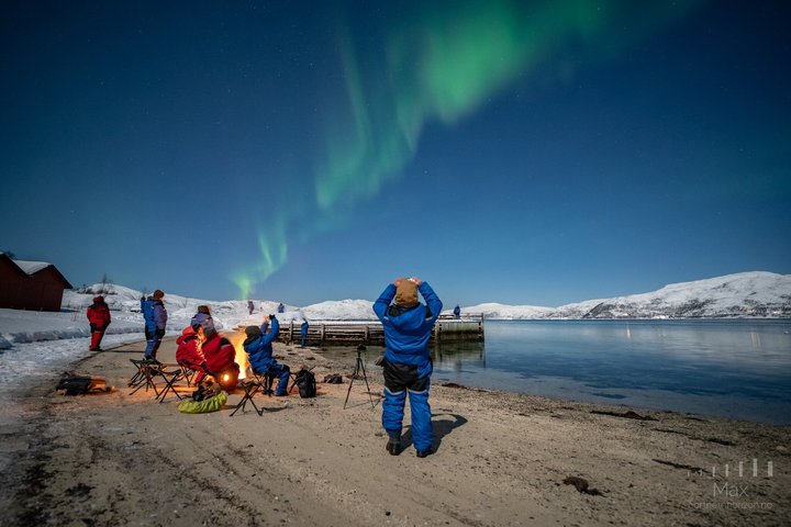 Jakt på norrsken i liten grupp i Tromsø, Norge, med lägereld och arktisk utrustning, foto 6 | wizardtrip