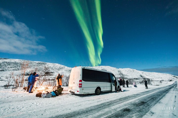 Jakt på norrsken i liten grupp i Tromsø, Norge, med lägereld och arktisk utrustning, foto 10 | wizardtrip