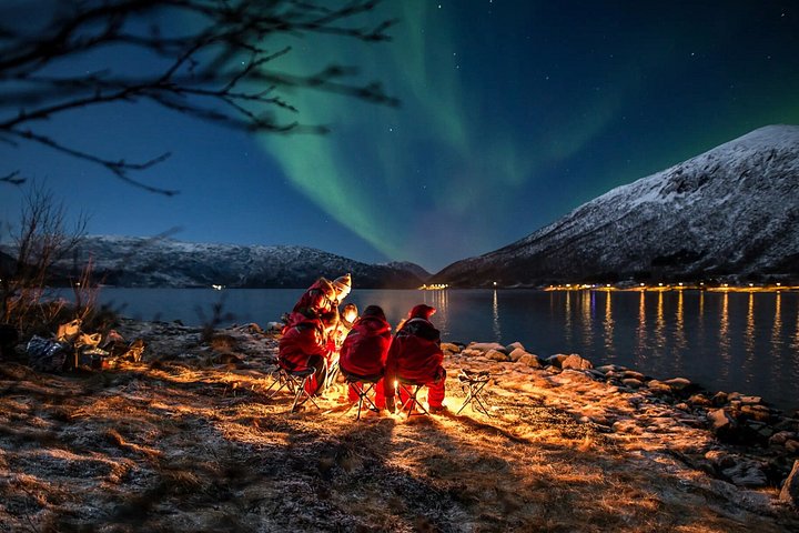 Jakt på norrsken i liten grupp i Tromsø, Norge, med lägereld och arktisk utrustning, foto 16 | wizardtrip
