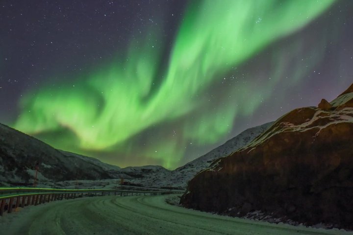 Jakt på norrsken i liten grupp i Tromsø, Norge, med lägereld och arktisk utrustning, foto 19 | wizardtrip