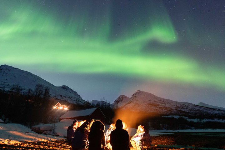 Jakt på norrsken i liten grupp i Tromsø, Norge, med lägereld och arktisk utrustning, foto 27 | wizardtrip