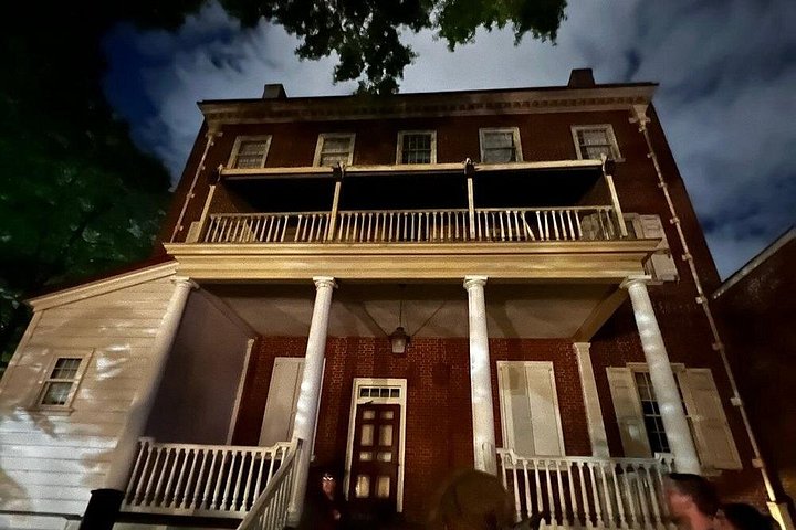 Utforsk Philadelphias historiske distrikt om natten på en unik vandretur med voksentema, foto 27 | wizardtrip