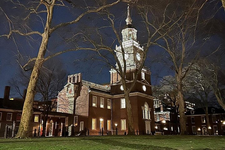 Utforsk Philadelphias historiske distrikt om natten på en unik vandretur med voksentema, foto 41 | wizardtrip