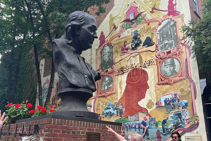 Historical walking tour of Philadelphia's Revolutionary landmarks, including Independence Hall and the Liberty Bell, photo 18 | wizardtrip