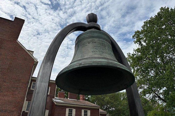 Historical walking tour of Philadelphia's Revolutionary landmarks, including Independence Hall and the Liberty Bell, photo 23 | wizardtrip