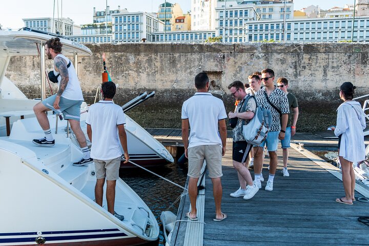 Catamaran cruise op de Taag in Lissabon, Portugal, met zichtbare stadsbezienswaardigheden, foto 22 | wizardtrip