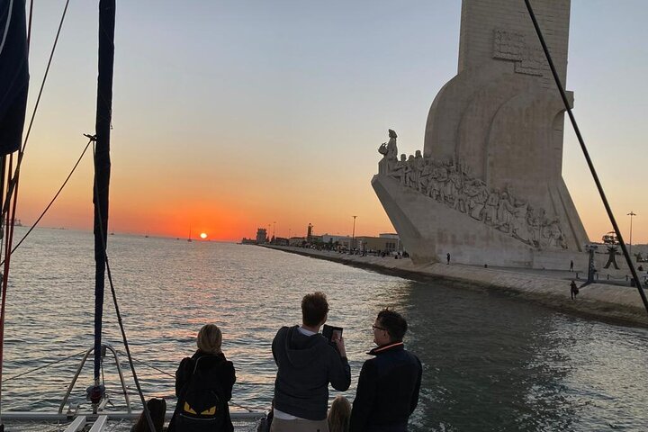 Catamaran cruise op de Taag in Lissabon, Portugal, met zichtbare stadsbezienswaardigheden, foto 26 | wizardtrip