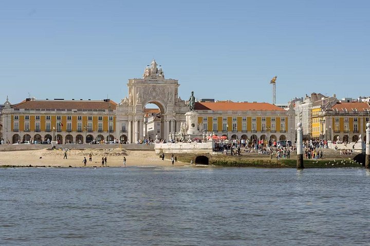 Catamaran cruise op de Taag in Lissabon, Portugal, met zichtbare stadsbezienswaardigheden, foto 34 | wizardtrip