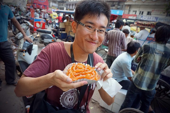 Um vibrante passeio de comida de rua na Velha Delhi, Índia, com iguarias locais e mercados movimentados, foto 7 | wizardtrip