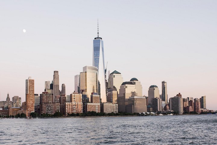 Zonsondergang cruise op een jacht in New York City, met uitzicht op de skyline van Manhattan en het Vrijheidsbeeld, foto 13 | wizardtrip