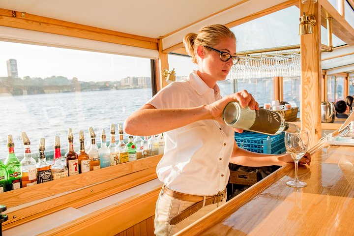 Zonsondergang cruise op een jacht in New York City, met uitzicht op de skyline van Manhattan en het Vrijheidsbeeld, foto 14 | wizardtrip