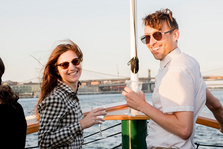 Zonsondergang cruise op een jacht in New York City, met uitzicht op de skyline van Manhattan en het Vrijheidsbeeld, foto 16 | wizardtrip