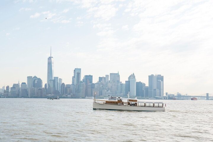 Passeio de barco pela Baía de Nova Iorque com vistas da Estátua da Liberdade e do skyline de Manhattan, foto 6 | wizardtrip