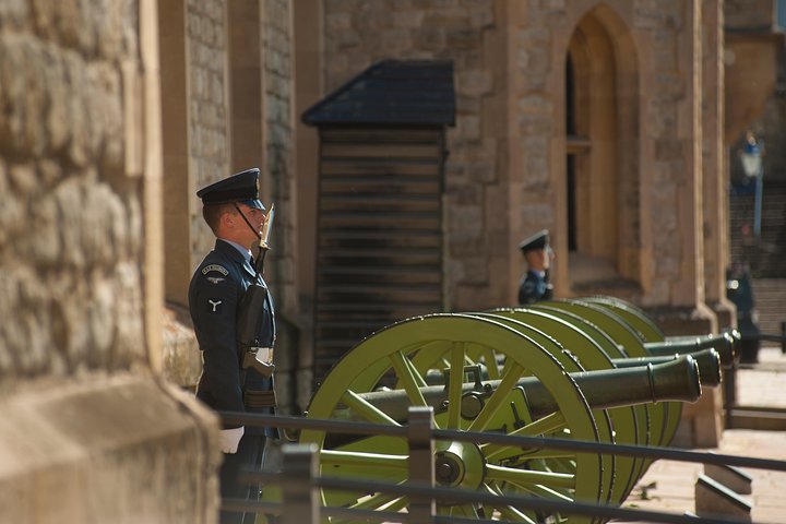 Visite de la Tour de Londres en accès anticipé, présentant les Joyaux de la Couronne et la cérémonie des Beefeaters, photo 9 | wizardtrip